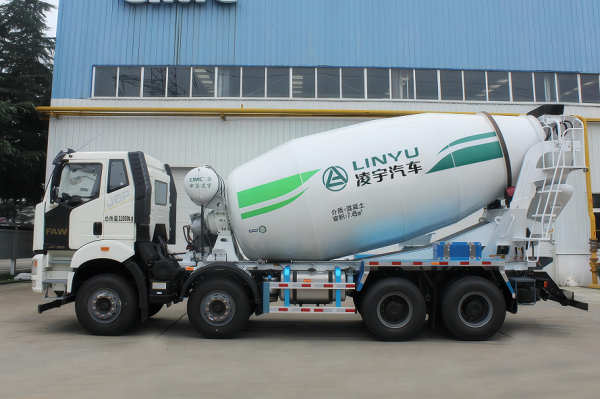 混動(dòng)攪拌車(chē)的維護(hù)成本與常規(guī)燃油車(chē)相比如何？
